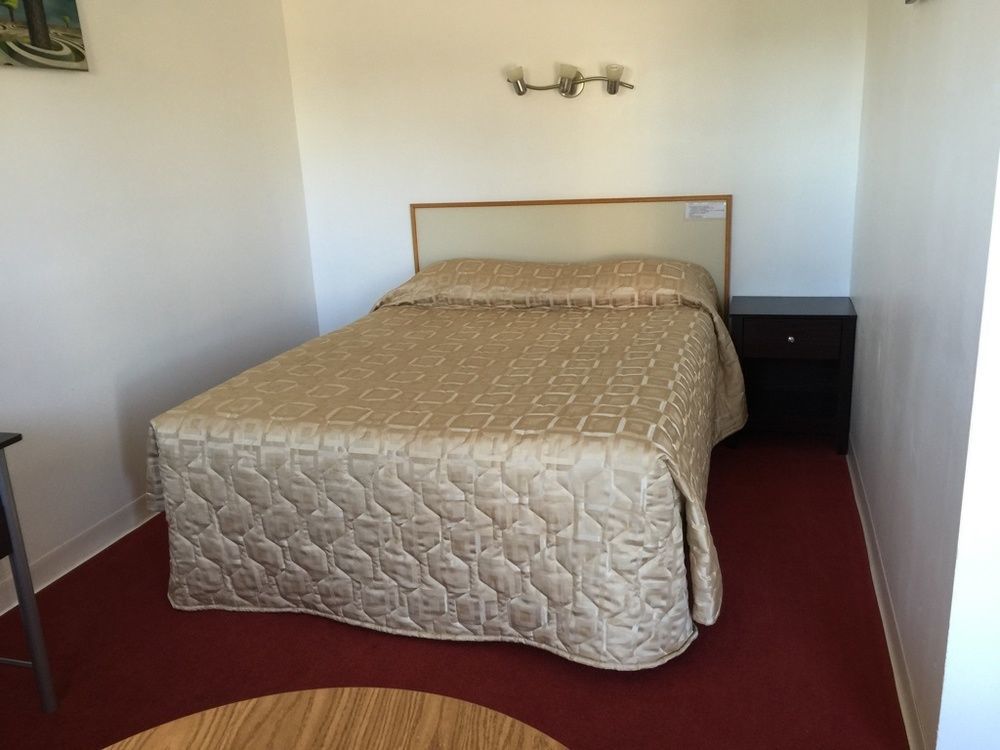 Voyageur Motel Тандер-Бей Экстерьер фото