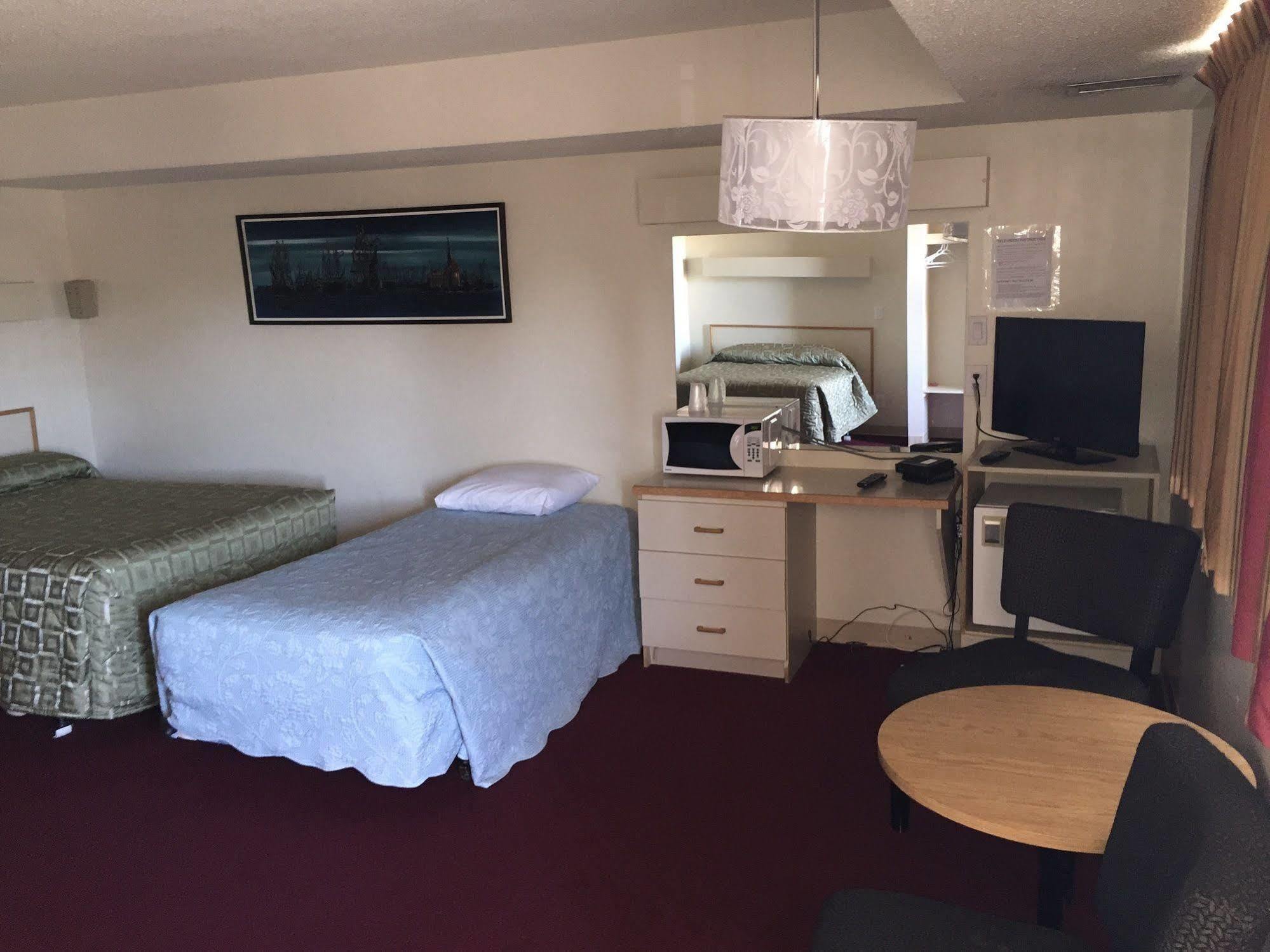 Voyageur Motel Тандер-Бей Экстерьер фото