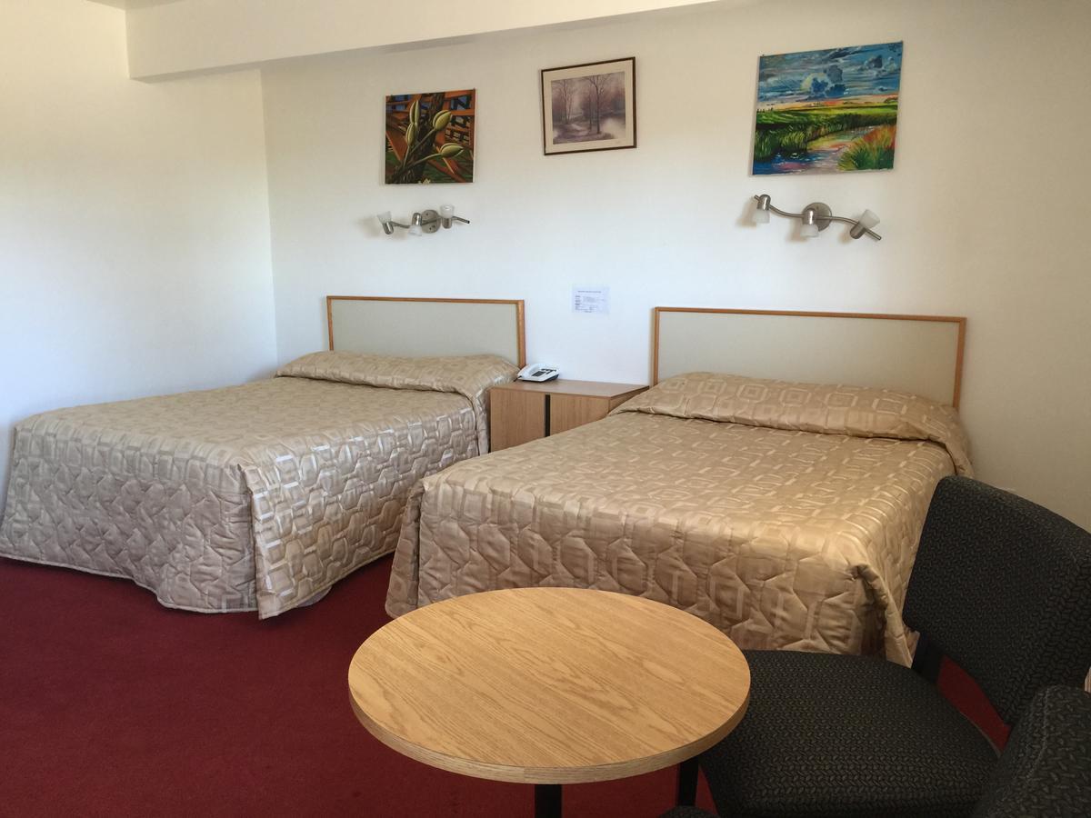 Voyageur Motel Тандер-Бей Экстерьер фото