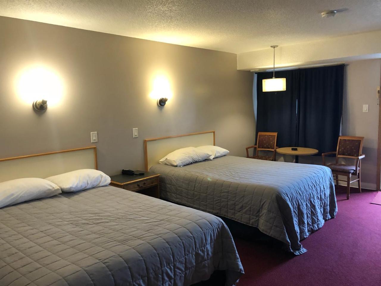 Voyageur Motel Тандер-Бей Экстерьер фото