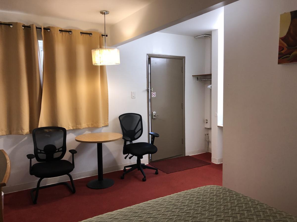 Voyageur Motel Тандер-Бей Экстерьер фото