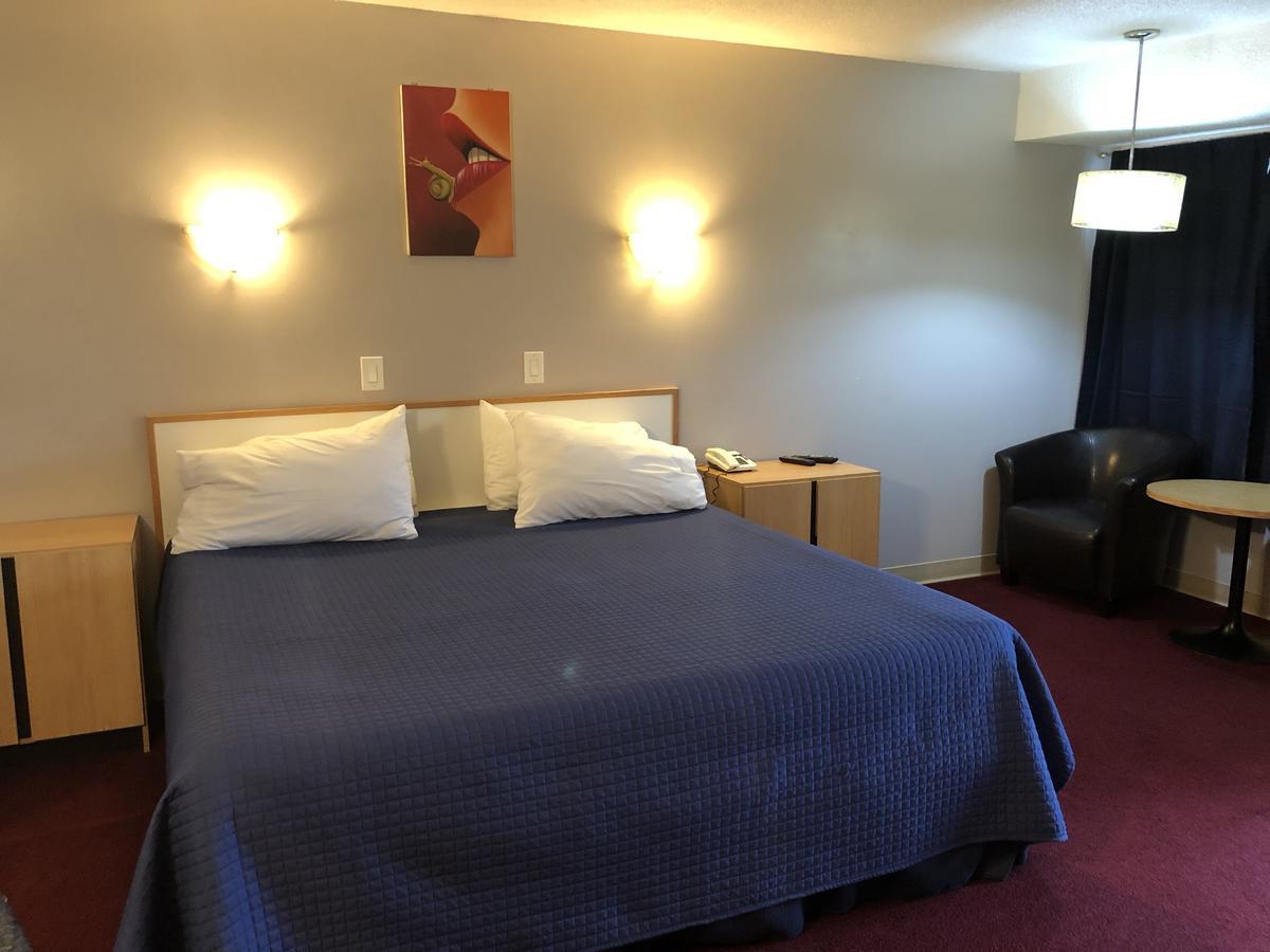 Voyageur Motel Тандер-Бей Экстерьер фото