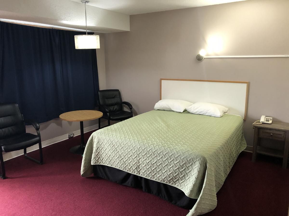 Voyageur Motel Тандер-Бей Экстерьер фото