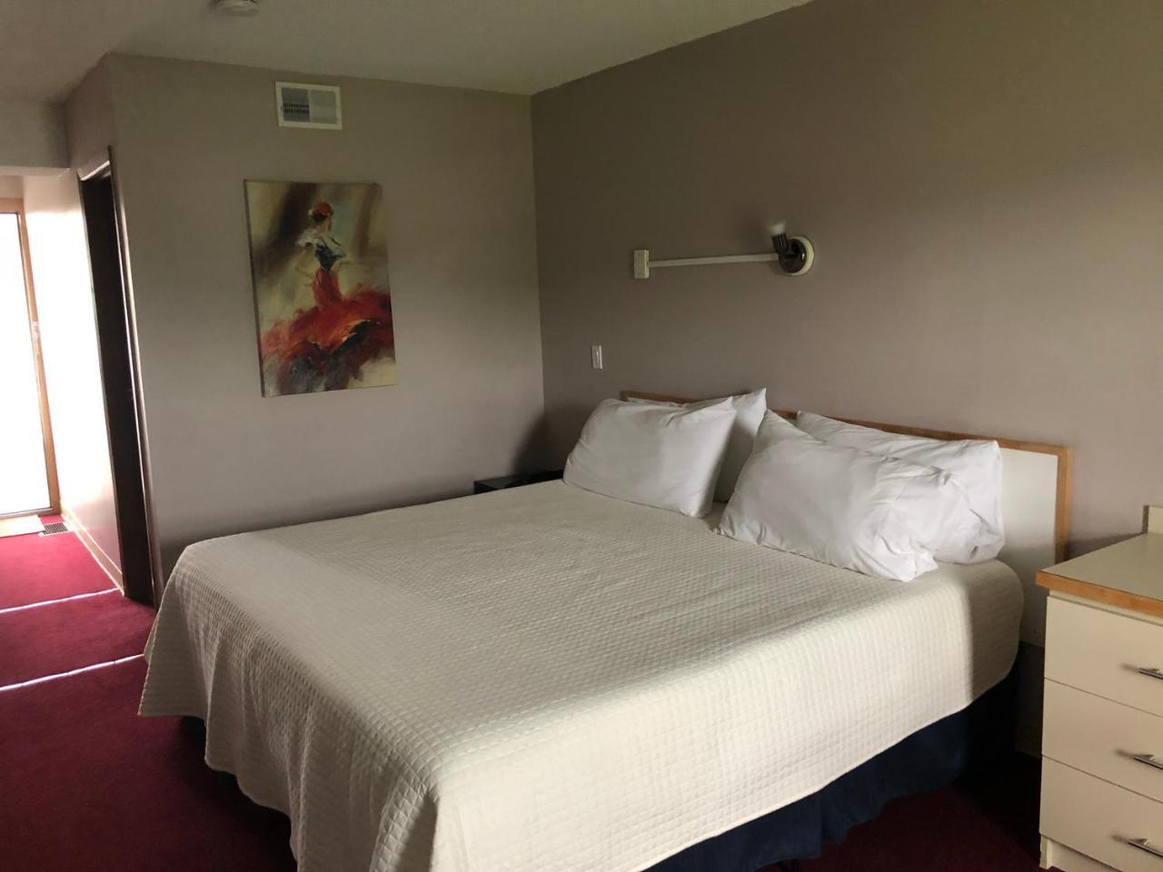 Voyageur Motel Тандер-Бей Экстерьер фото